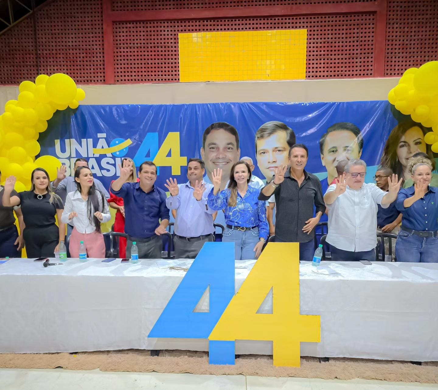 Senadora Professora Dorinha leva caravana do União Brasil a Talismã