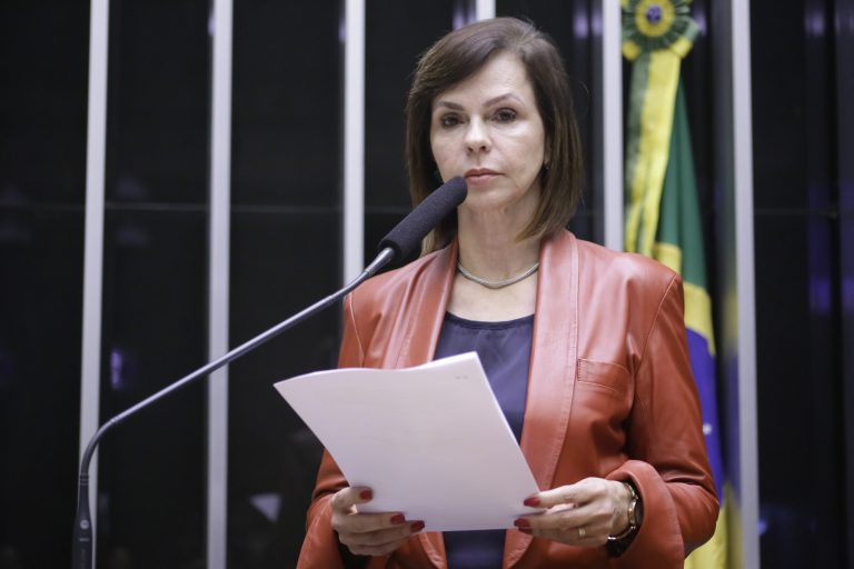 “Uma grande vitória no combate da violência contra à mulher e a revitimização”, destacou Dorinha após projeto, que tipifica crime institucional, ser aprovado pela Câmara