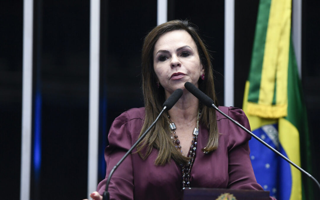 Senadora Dorinha comemora aprovação de projeto sobre igualdade salarial de homens e mulheres