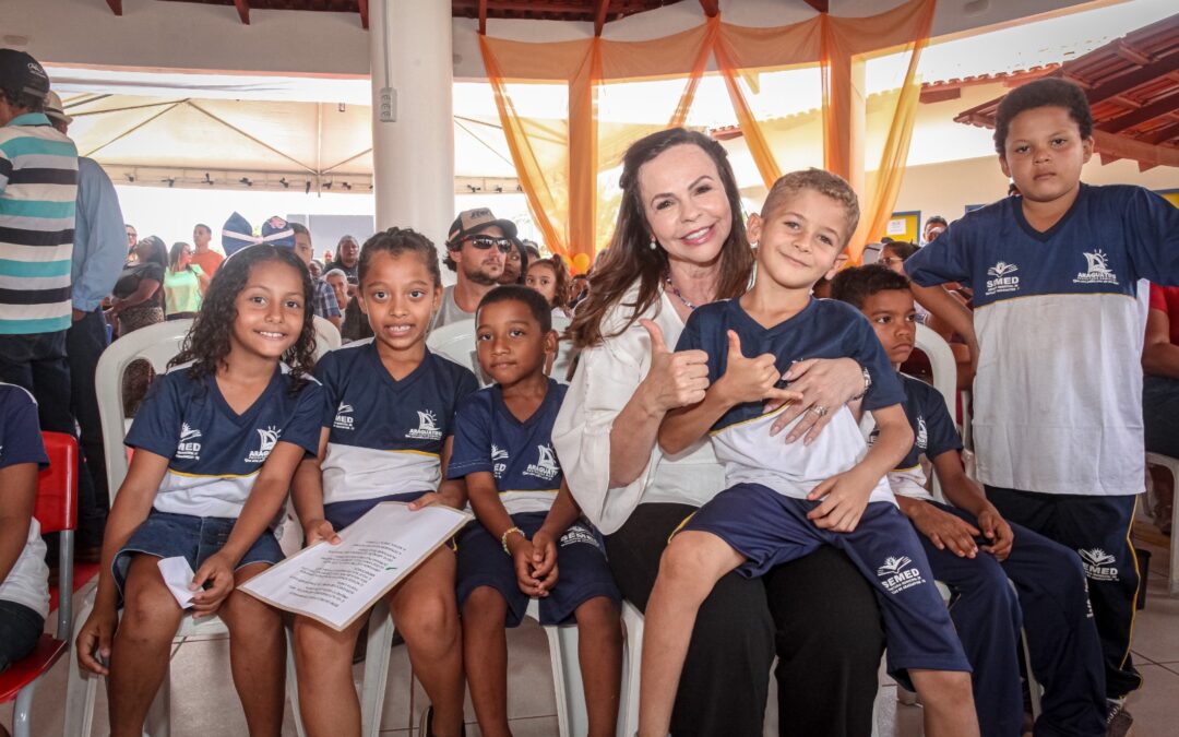 No Bico do Papagaio, Senadora Professora Dorinha inaugura escola municipal, recebe homenagem e se reúne com lideranças locais