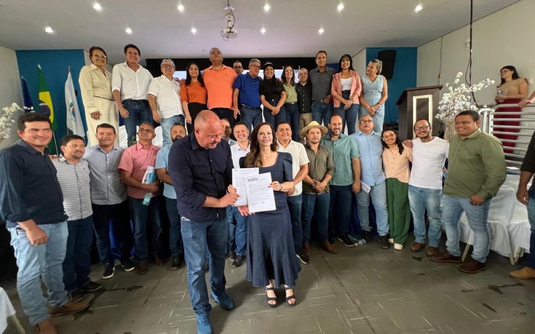 Senadora Professora Dorinha assina ordens de serviço de mais de R$ 17 milhões para obras de educação e infraestrutura em Divinópolis