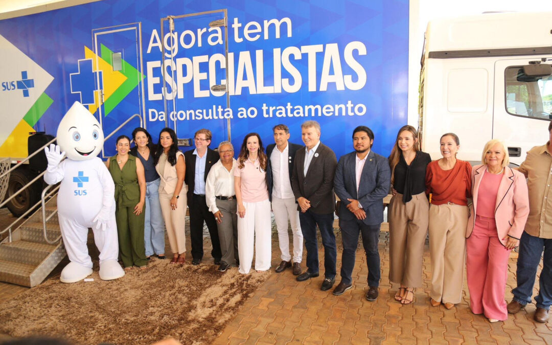 Senadora Dorinha prestigia início do atendimento da Carreta da Saúde da Mulher em Palmas