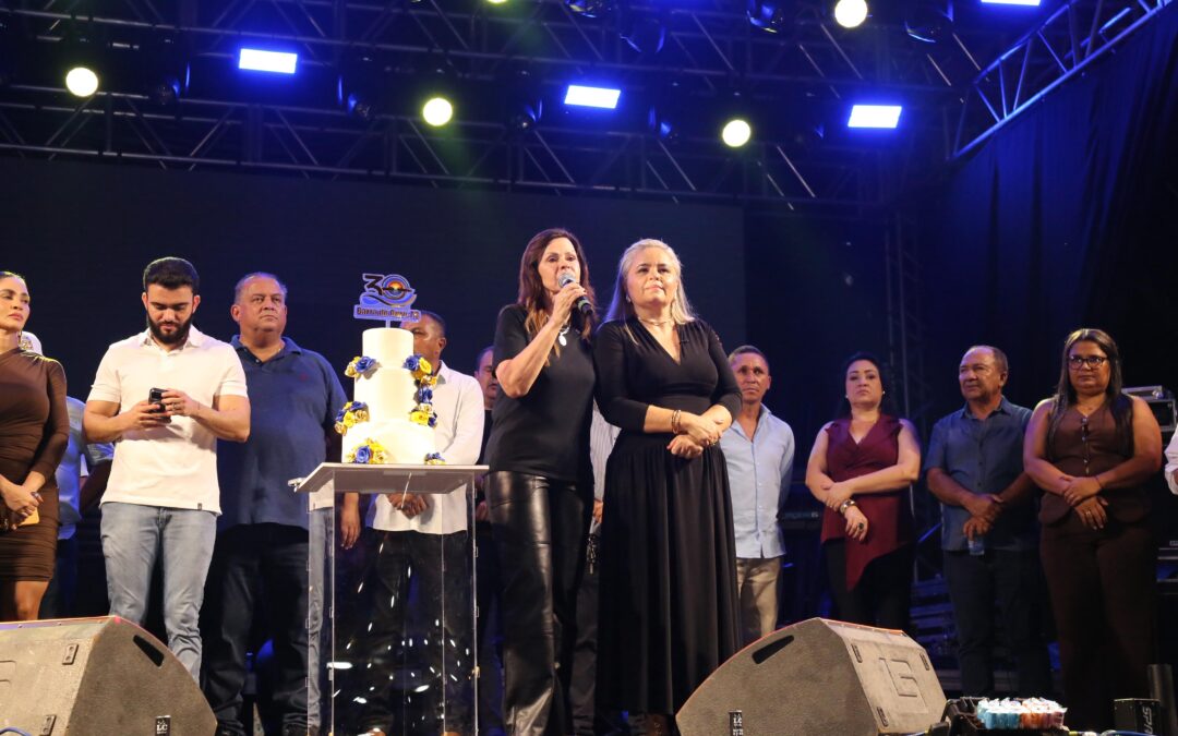 Com grande recepção popular, Dorinha participa de aniversário de Barra do Ouro e elogia gestão municipal